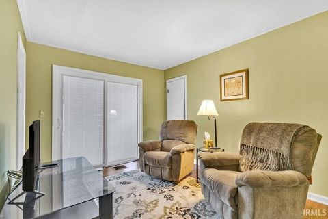 Tiny photo for 618 W 3rd Street, Bloomington, IN 47404 (MLS # 202611263)