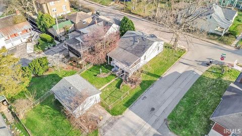 Tiny photo for 618 W 3rd Street, Bloomington, IN 47404 (MLS # 202611263)