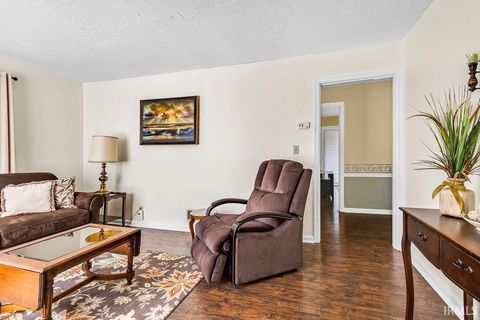 Tiny photo for 618 W 3rd Street, Bloomington, IN 47404 (MLS # 202611263)