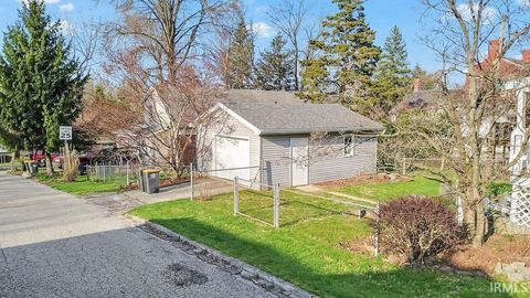 Tiny photo for 618 W 3rd Street, Bloomington, IN 47404 (MLS # 202611263)