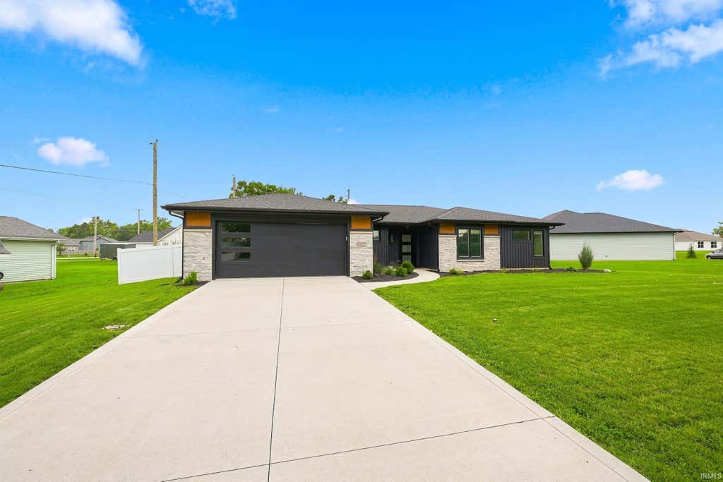 Photo of 10827 Kathy Drive, Fort Wayne, IN 46835 (MLS # 202633864)