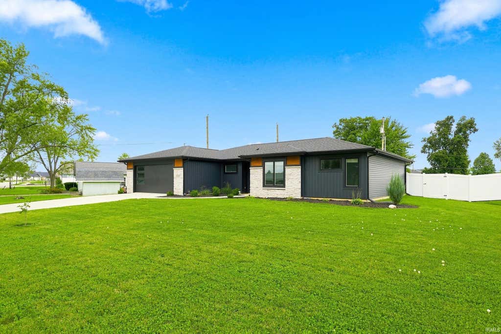 Photo of 10827 Kathy Drive, Fort Wayne, IN 46835 (MLS # 202633864)