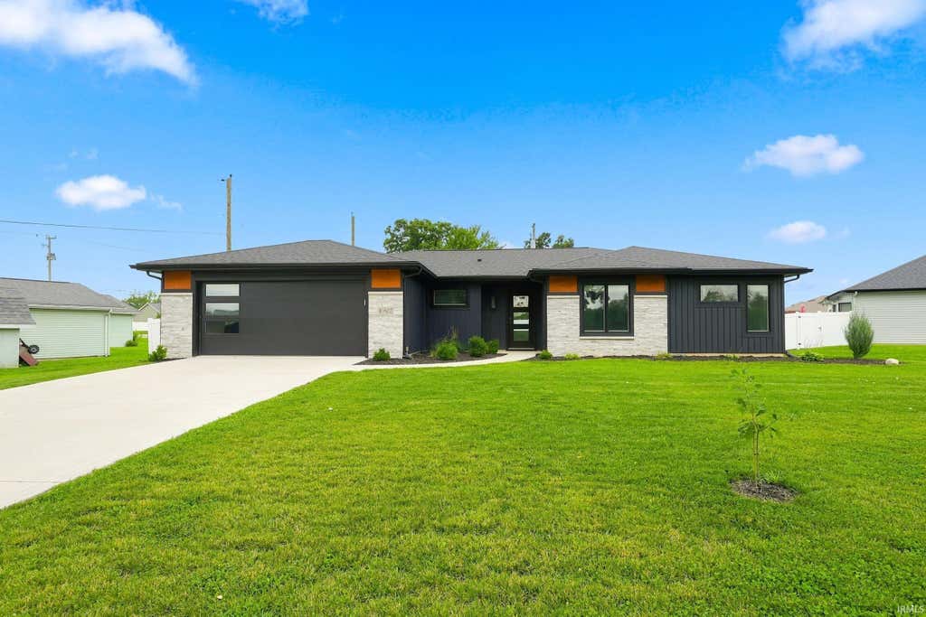 Photo of 10827 Kathy Drive, Fort Wayne, IN 46835 (MLS # 202633864)