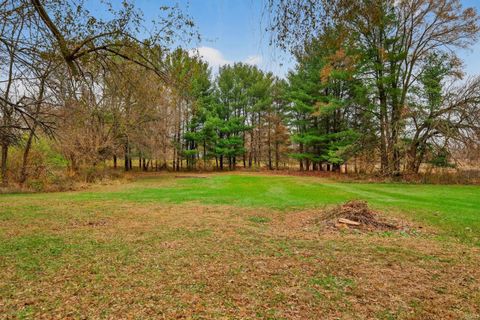 Tiny photo for 807 S Franklin Street, Winamac, IN 46996 (MLS # 202546818)