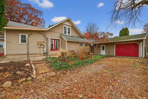 Tiny photo for 807 S Franklin Street, Winamac, IN 46996 (MLS # 202546818)