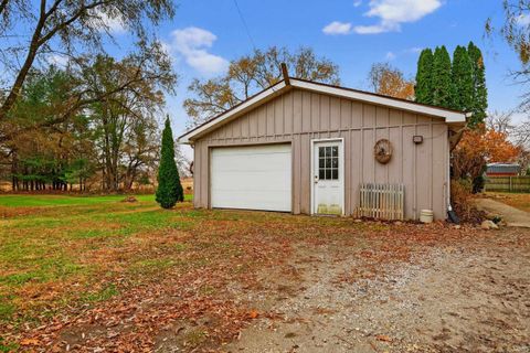 Tiny photo for 807 S Franklin Street, Winamac, IN 46996 (MLS # 202546818)