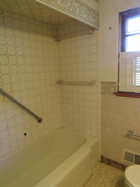 Tiny photo for 338 S DIXON Road, Kokomo, IN 46901 (MLS # 202533065)