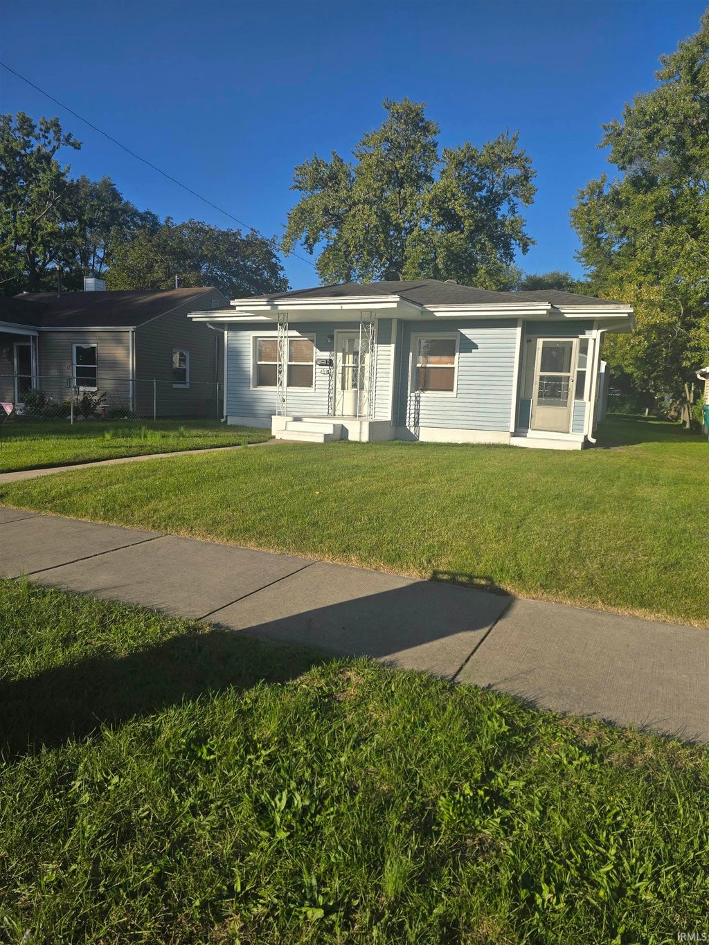 Photo of 921 Carlton Street, Mishawaka, IN 46544 (MLS # 202641983)