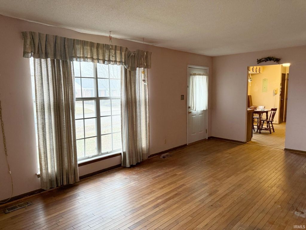 Photo of 1313 Mayfair Drive, Boonville, IN 47601 (MLS # 202548615)