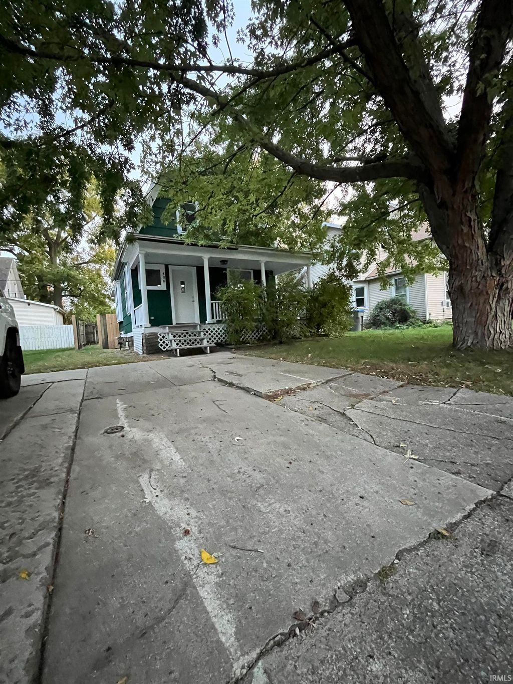 Photo of 406 E Jefferson Street, Goshen, IN 46526 (MLS # 202542948)