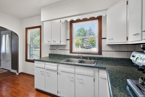 Tiny photo for 715 PARK Avenue, Lafayette, IN 47904 (MLS # 202624500)