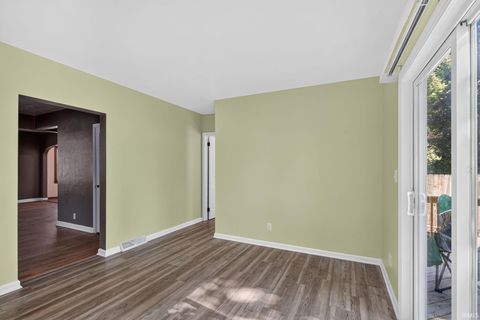 Tiny photo for 715 PARK Avenue, Lafayette, IN 47904 (MLS # 202624500)