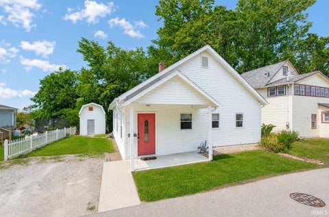 Tiny photo for 1307 Sunday Lane, Winona Lake, IN 46590 (MLS # 202631395)