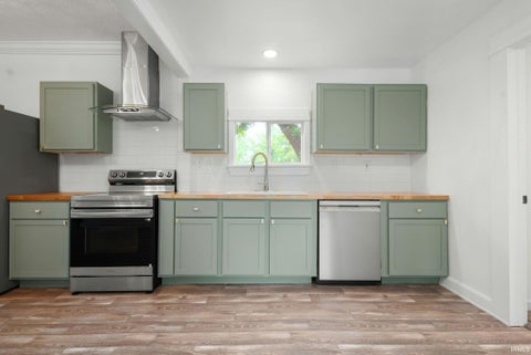 Tiny photo for 1812 Columbia Street, South Bend, IN 46613 (MLS # 202632146)