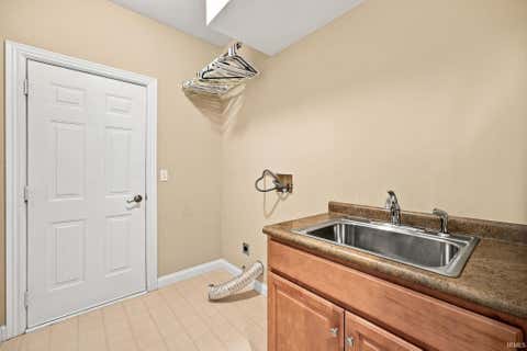 Tiny photo for 1929 Durkees Run Court, Lafayette, IN 47909 (MLS # 202629423)