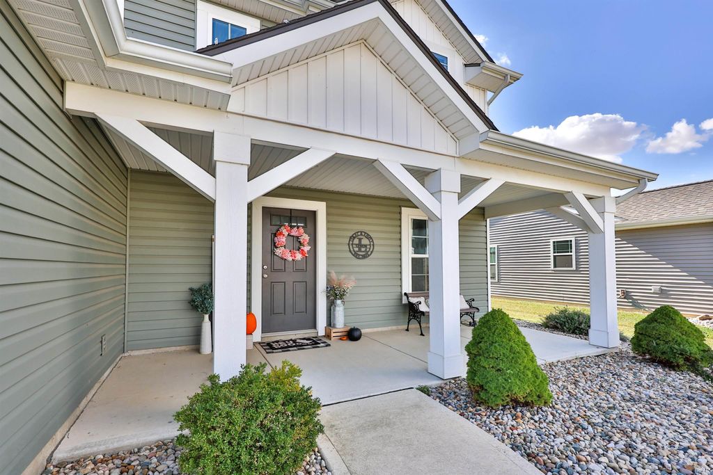 Photo of 12671 Slash Pass, Fort Wayne, IN 46818 (MLS # 202541720)