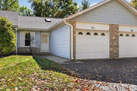 Photo of 664 1/2 E Heather Drive, Bloomington, IN 47401 (MLS # 202542781)