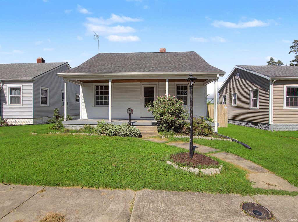 Photo of 2724 Oakley Street, Evansville, IN 47710 (MLS # 202632285)