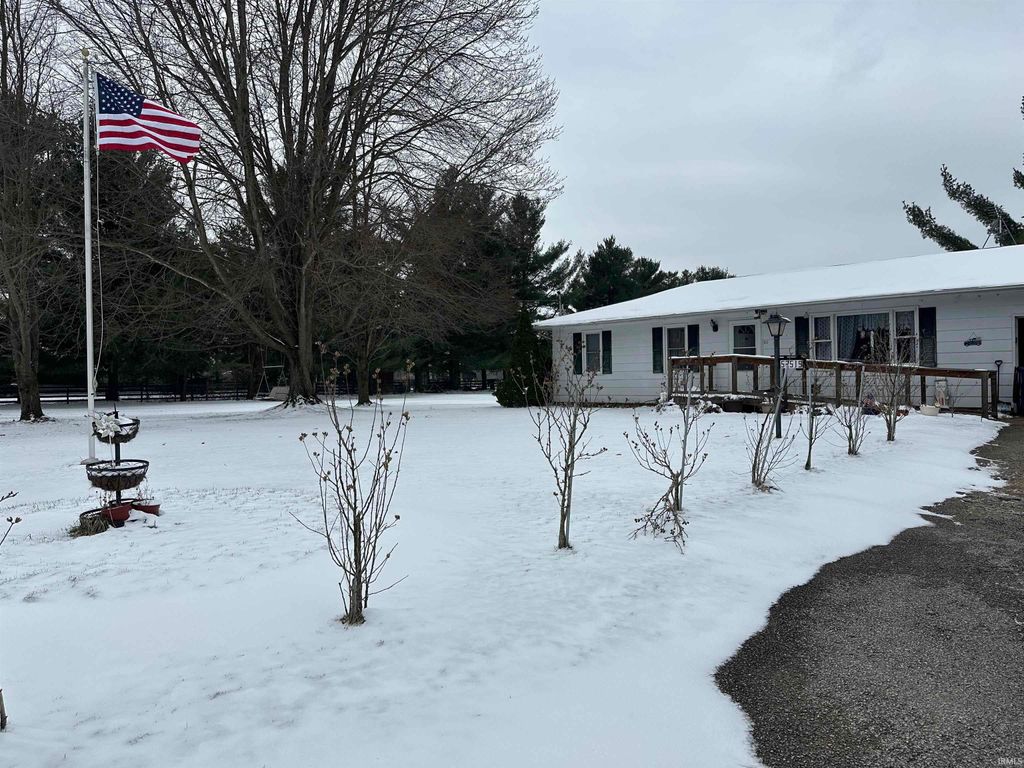 Photo of 52519 County Road 35, Bristol, IN 46507 (MLS # 202608968)