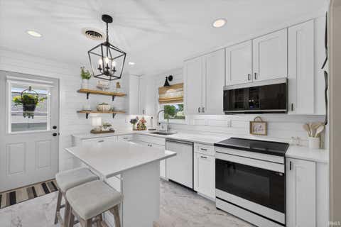 Tiny photo for 322 S 2nd Street, Ellettsville, IN 47429 (MLS # 202625393)