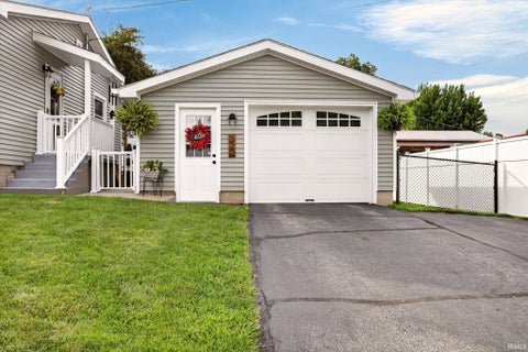 Tiny photo for 322 S 2nd Street, Ellettsville, IN 47429 (MLS # 202625393)
