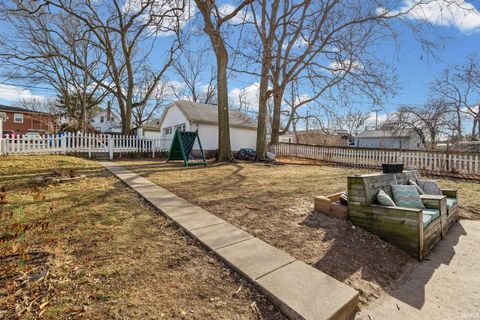 Tiny photo for 1025 N 8th Street, Lafayette, IN 47904 (MLS # 202602484)