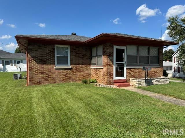 Photo of 2607 W Delaware Street, Evansville, IN 47712 (MLS # 202631603)
