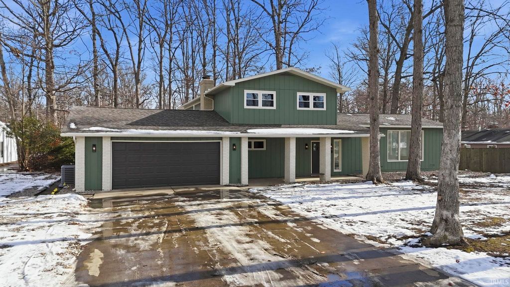 Photo of 119 S Hadley Road, Fort Wayne, IN 46804 (MLS # 202600282)