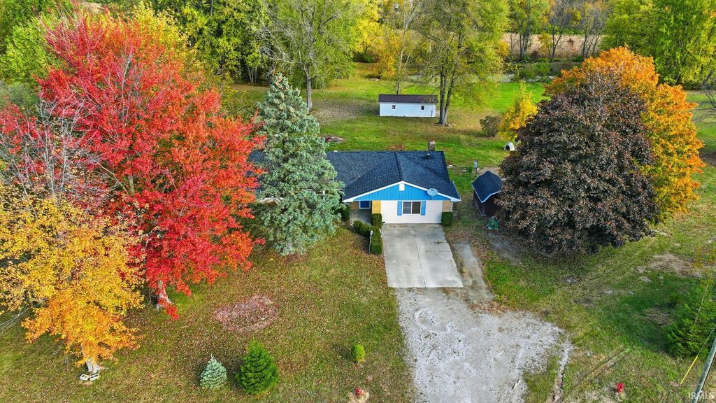 Photo of 4395 E Lincolnway Road, Columbia City, IN 46725 (MLS # 202543884)