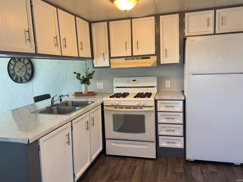 Tiny photo for 1124 E 300 N, Peru, IN 46970 (MLS # 202642825)