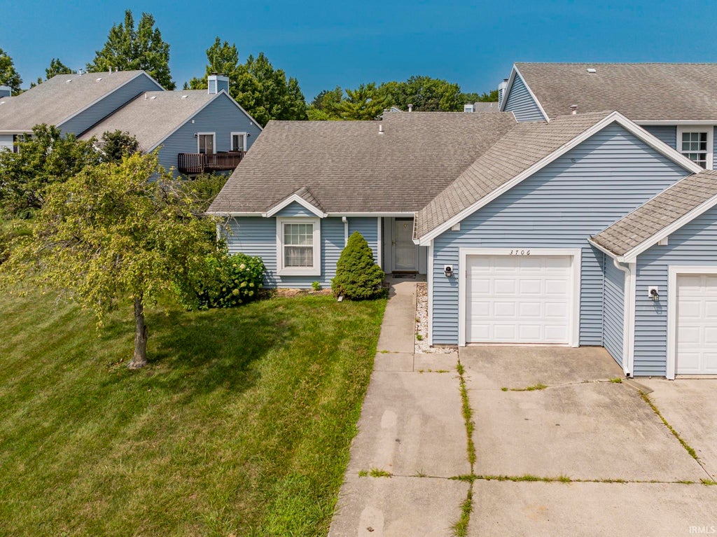 Photo of 3706 N Lakeside Drive, Muncie, IN 47304 (MLS # 202629279)