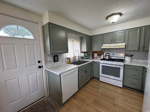 Tiny photo for 514 N WAYNE Street, Peru, IN 46970 (MLS # 202640282)