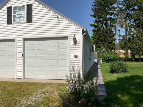 Tiny photo for 107 N Rufus Street #1/2, New Haven, IN 46774 (MLS # 202623130)
