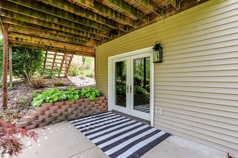 Tiny photo for 7235 S Lodge Road, Bloomington, IN 47403 (MLS # 202614397)