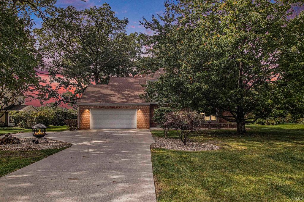 Photo of 56039 Rio Lindo Drive, Elkhart, IN 46514 (MLS # 202539917)