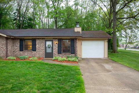 155 W Leyte Avenue, Mishawaka, IN 46545 - #: 202518079