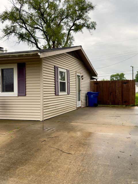 Tiny photo for 1821 Columbus Boulevard, Kokomo, IN 46901 (MLS # 202633233)