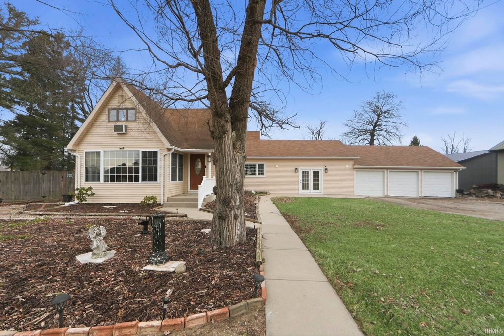 Photo of 22205 Maple Lane, Woodburn, IN 46797 (MLS # 202601816)