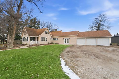 Photo of 22205 Maple Lane, Woodburn, IN 46797 (MLS # 202601816)