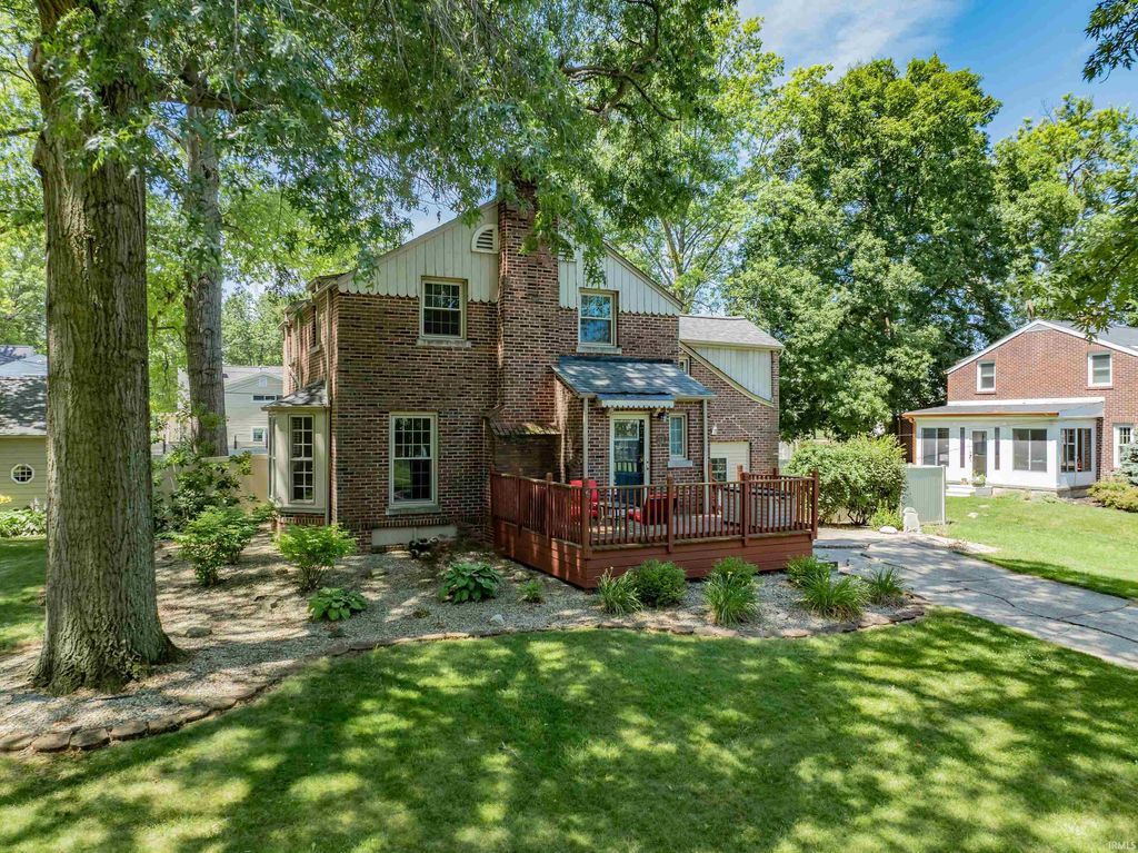 Photo of 1738 Cherry Street, Huntington, IN 46750 (MLS # 202626104)