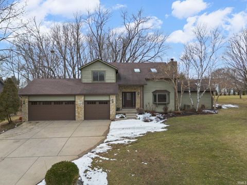 Photo of 1332 King Arthur Drive, Lafayette, IN 47905 (MLS # 202604591)
