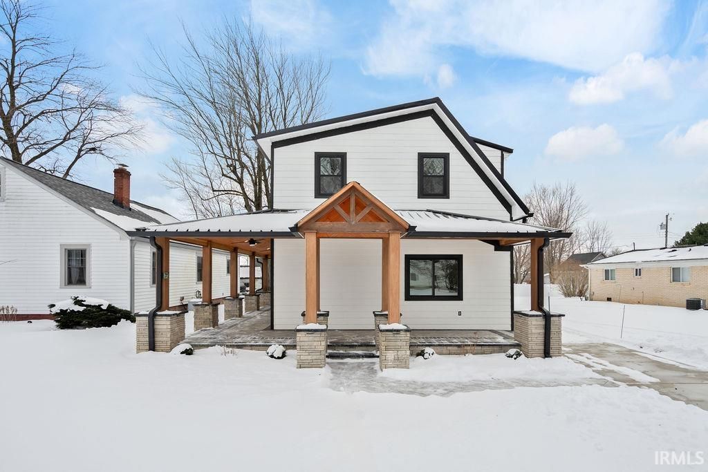 Photo of 307 W WALNUT Street, Sharpsville, IN 46068 (MLS # 202603765)