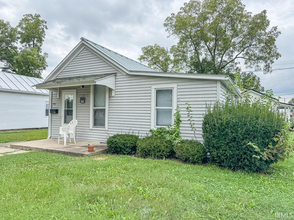 Photo of 404 S West Street, Winchester, IN 47394 (MLS # 202637964)