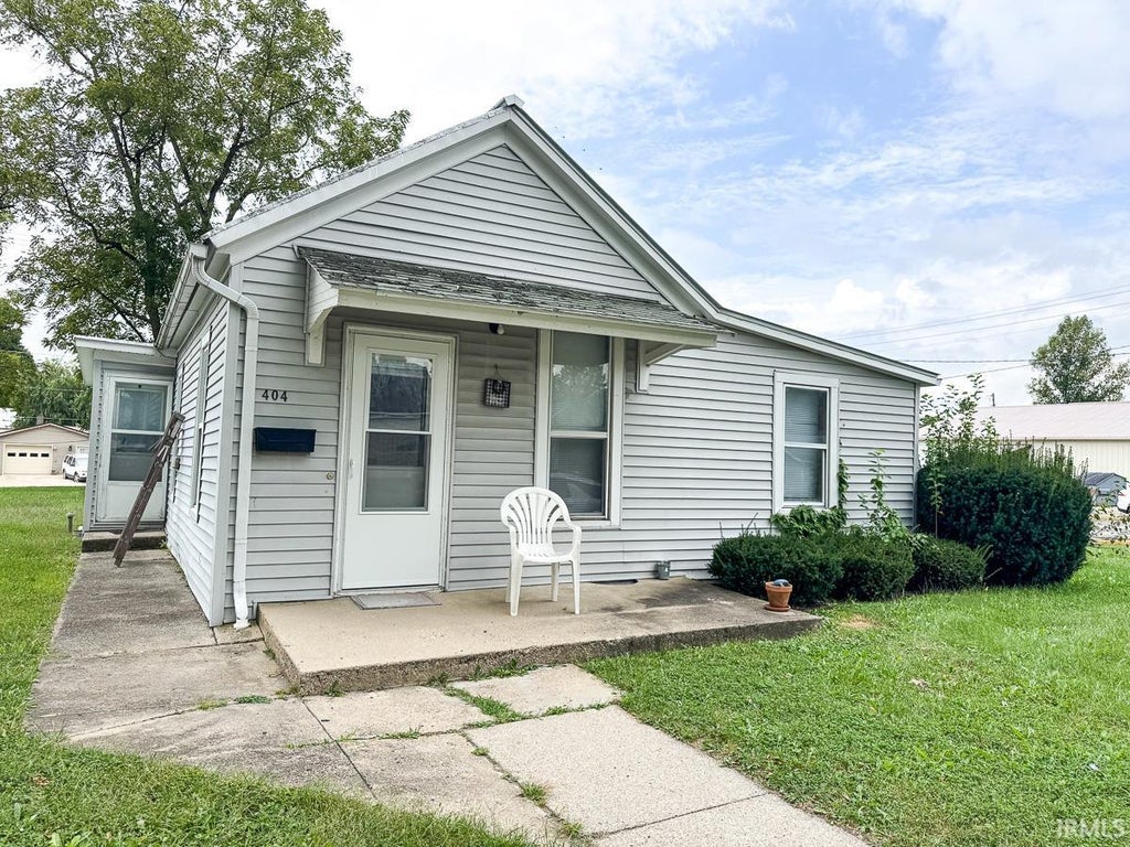 Photo of 404 S West Street, Winchester, IN 47394 (MLS # 202637964)