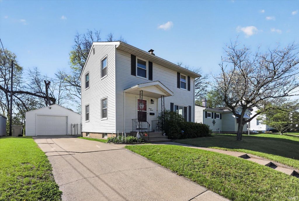 Photo of 1116 Woodlawn Boulevard, South Bend, IN 46616 (MLS # 202614159)