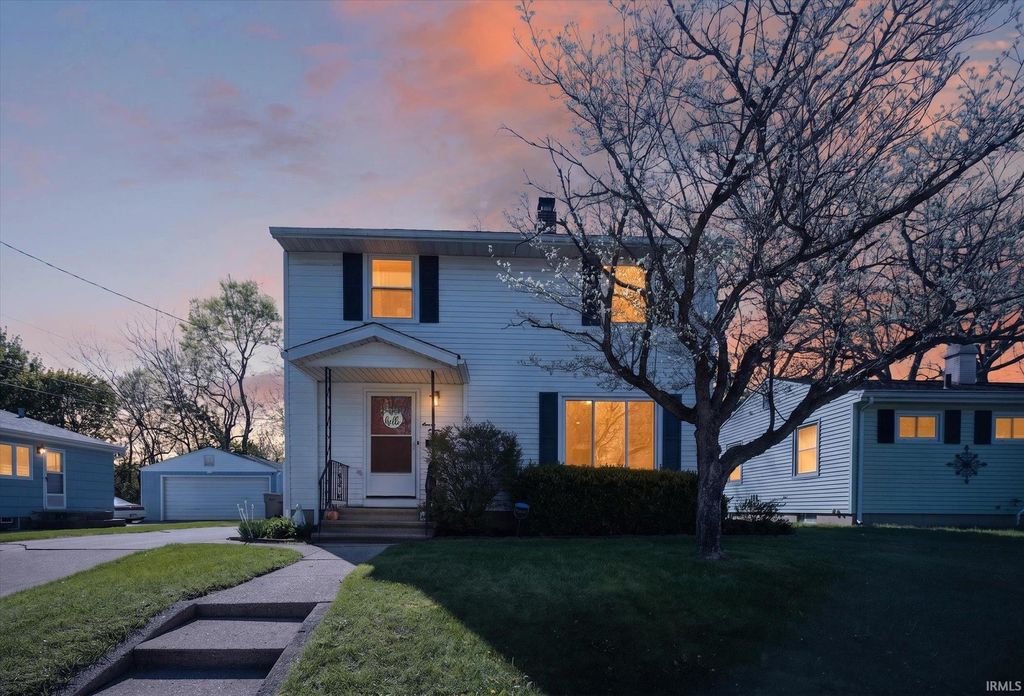 Photo of 1116 Woodlawn Boulevard, South Bend, IN 46616 (MLS # 202614159)