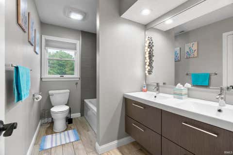 Tiny photo for 40 Blackberry Court, Lafayette, IN 47905 (MLS # 202629061)