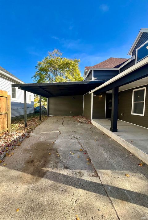 Tiny photo for 1032 S Bell Street, Kokomo, IN 46902 (MLS # 202545456)