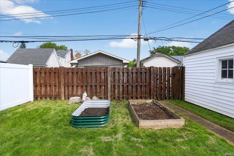 Tiny photo for 424 Miami Club Drive, Mishawaka, IN 46544 (MLS # 202634337)