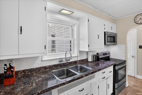 Tiny photo for 424 Miami Club Drive, Mishawaka, IN 46544 (MLS # 202634337)